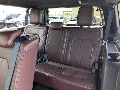 Used 2024 Ford Expedition Max Limited AWD/4WD image 33