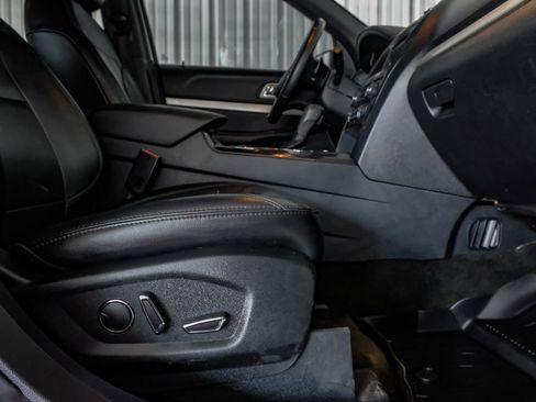 Used 2017 Ford Explorer XLT w/ Equipment Group 202A image 32