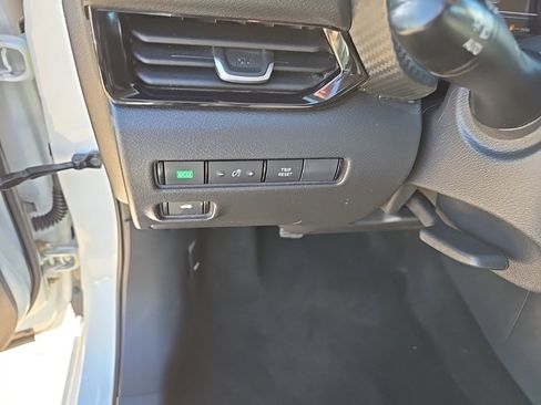 Used 2021 Nissan Sentra SV w/ Trunk Package image 11