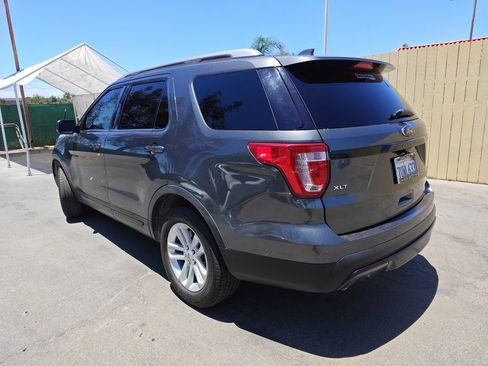 Used 2017 Ford Explorer XLT w/ Equipment Group 202A FWD image 5