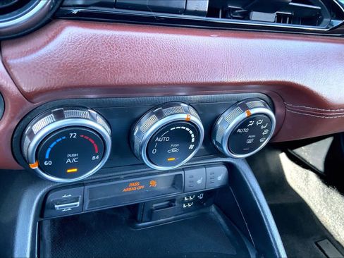 Used 2019 MAZDA MX-5 Miata RF Grand Touring w/ GT-S Package image 27