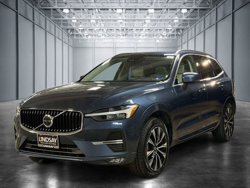 Used 2023 Volvo XC60 B5 Core w/ Climate Package FWD image 1