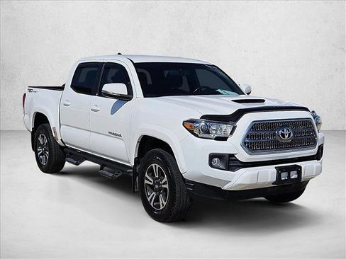 Used 2016 Toyota Tacoma TRD Sport w/ Towing Package image 3