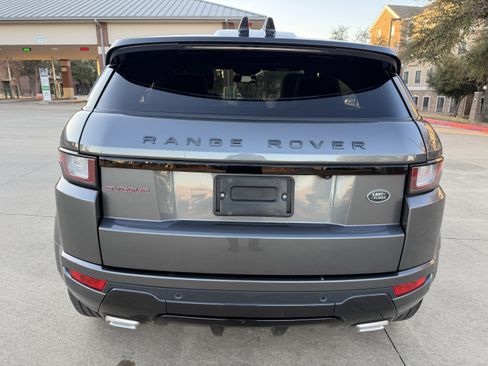Used 2019 Land Rover Range Rover Evoque SE Premium image 6