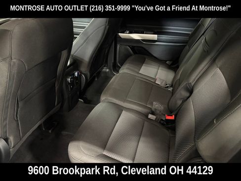 Used 2022 Ford Explorer XLT AWD/4WD image 38