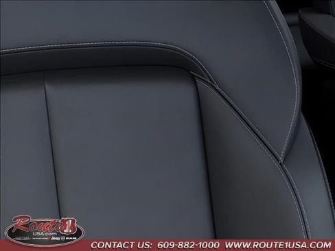 New 2026 Jeep Grand Cherokee L Limited w/ Limited Altitude Package AWD/4WD image 21