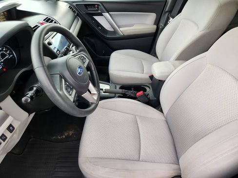 Used 2018 Subaru Forester 2.5i Premium AWD/4WD image 16