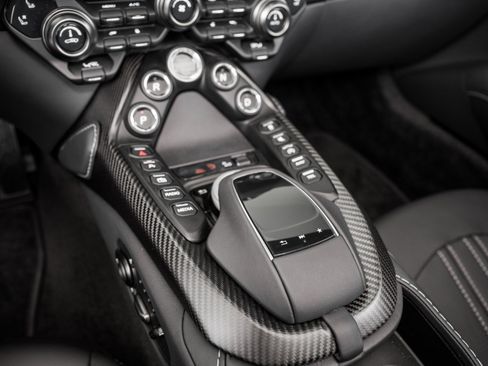 Used 2023 Aston Martin V8 Vantage Roadster image 26