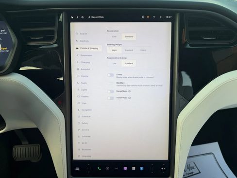 Used 2018 Tesla Model X 100D image 17