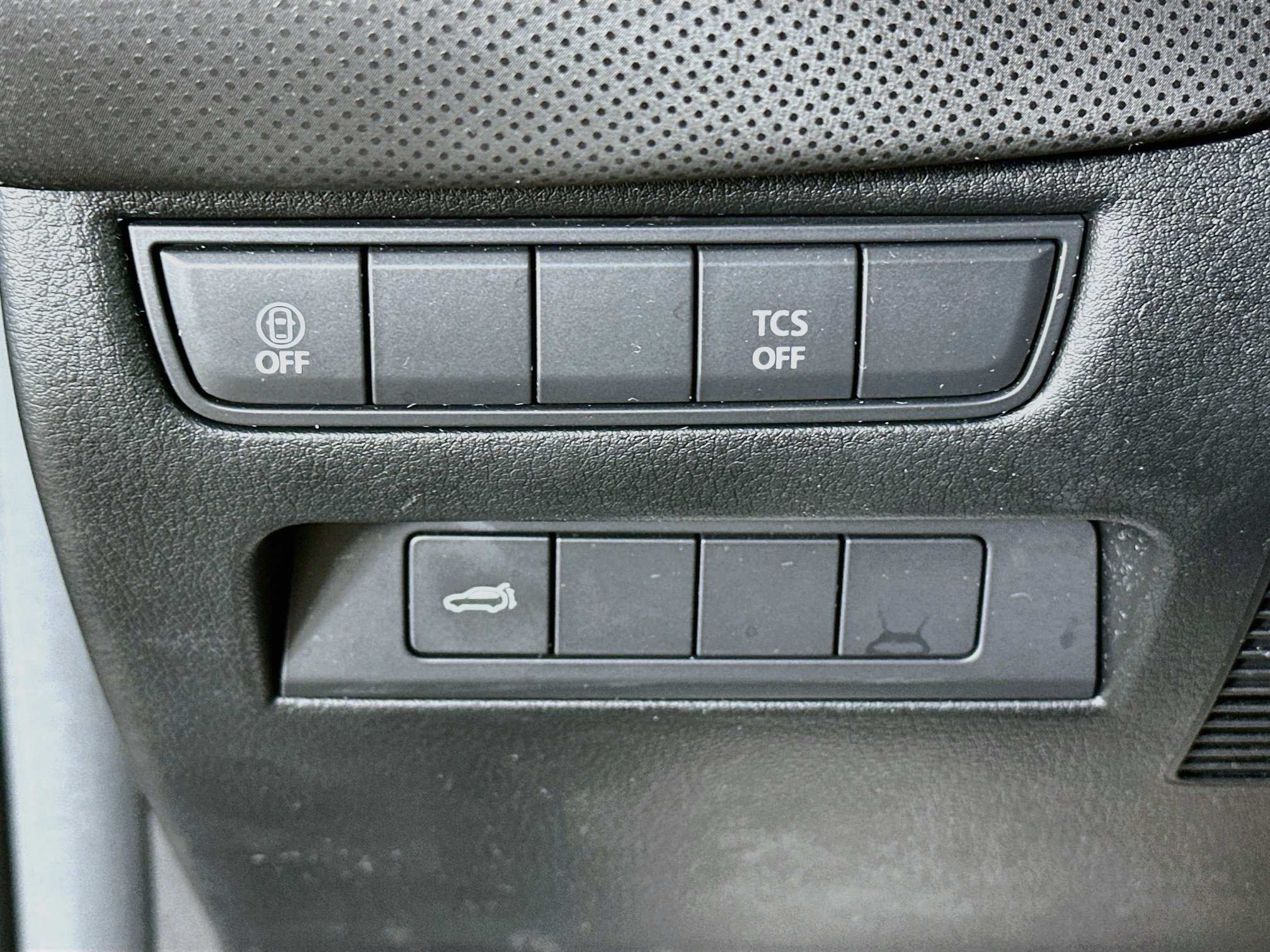 Used 2025 MAZDA CX-50 AWD 2.5 S w/ Premium Package image 17