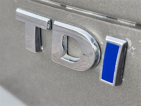 Used 2015 Volkswagen Golf TDI S image 10