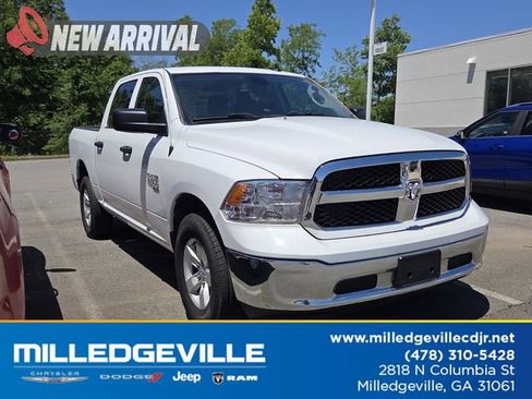 Used 2023 RAM 1500 Classic SLT w/ Electronics Group AWD/4WD image 1