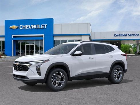 New 2026 Chevrolet Trax LT w/ Driver Confidence Package image 2