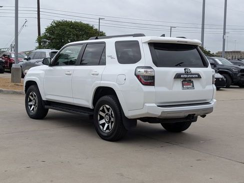 Used 2024 Toyota 4Runner TRD Off-Road Premium AWD/4WD image 9