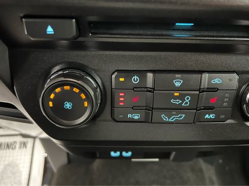 Used 2018 Ford F150 XLT w/ Equipment Group 302A Luxury image 4