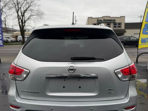 Used 2013 Nissan Pathfinder SL w/ SL Premium Pkg image 3