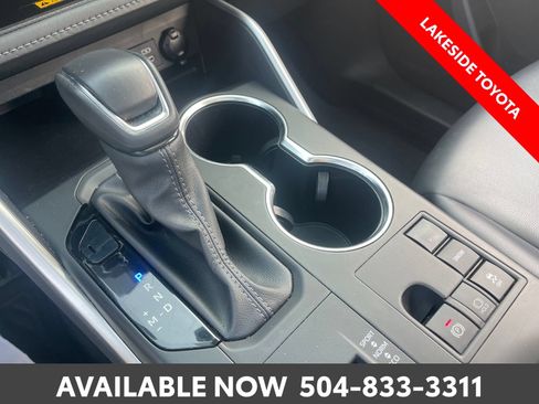 Certified 2024 Toyota Highlander XLE FWD image 33