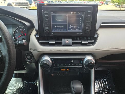 Used 2021 Toyota RAV4 XLE FWD image 13