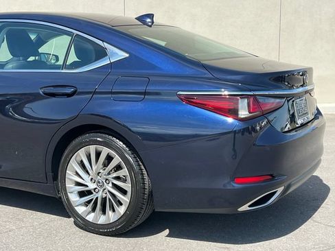 Used 2020 Lexus ES 350 w/ Accessory Package FWD image 8