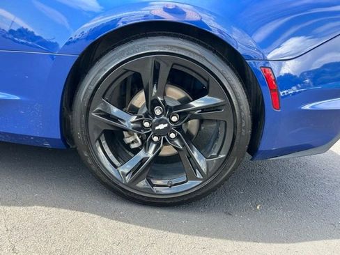 Used 2019 Chevrolet Camaro LT w/ Black Appearance Package RWD image 10