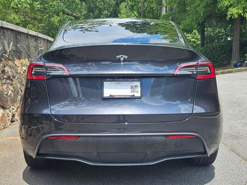 Used 2024 Tesla Model Y Long Range RWD image 9