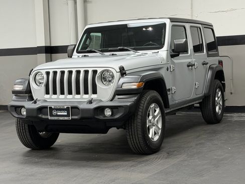 Used 2022 Jeep Wrangler Unlimited Sport image 7