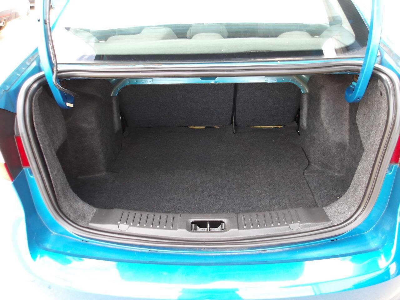 Used 2013 Ford Fiesta SE FWD image 24