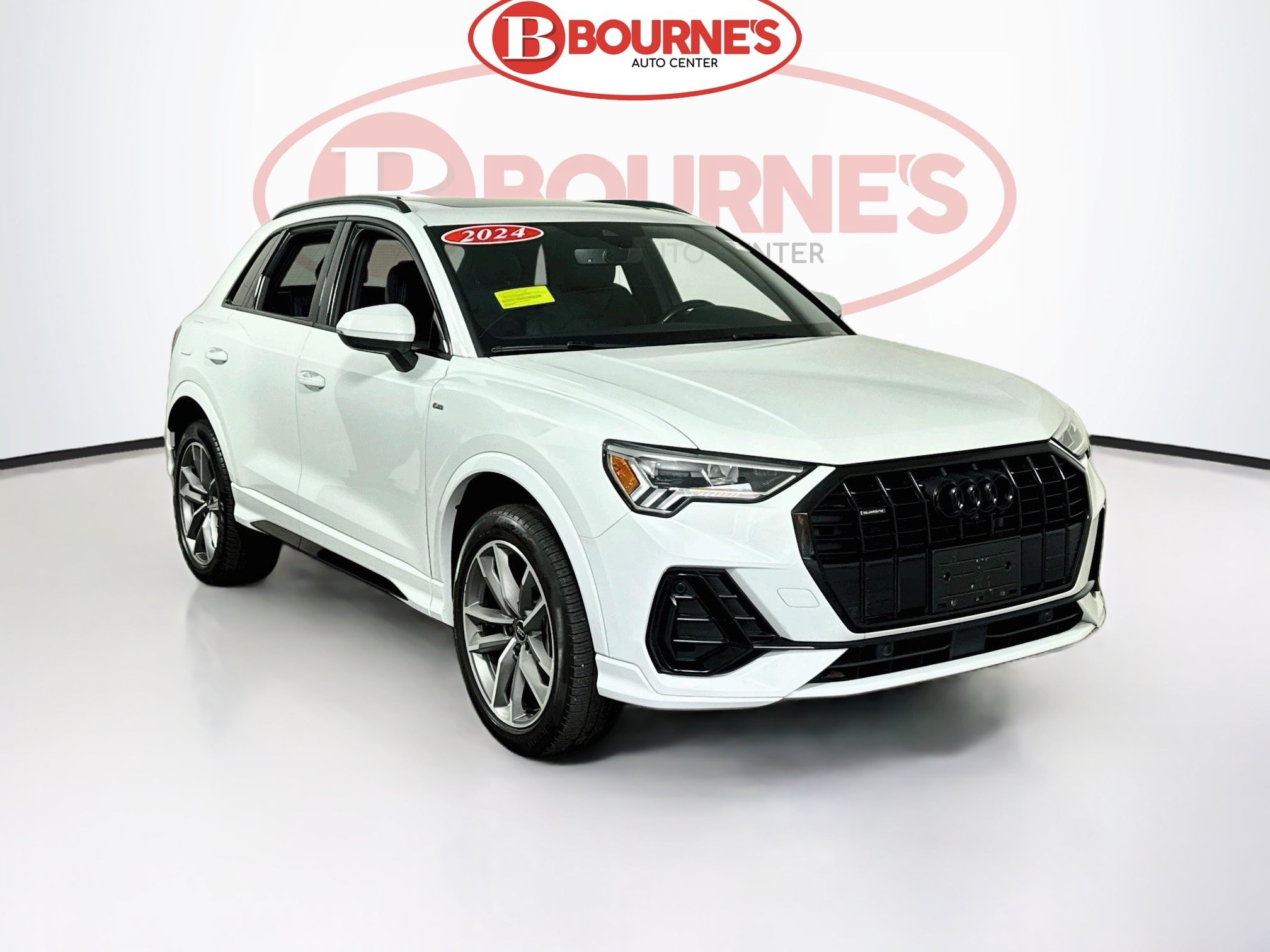 Used 2024 Audi Q3 2.0T Premium Plus w/ Premium Plus Package AWD/4WD image 1