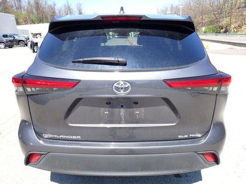 Certified 2021 Toyota Highlander XLE image 4