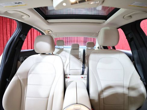 Used 2019 Mercedes-Benz C 300 Sedan image 22