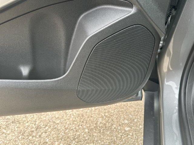Used 2024 Chevrolet Trax RS FWD image 28