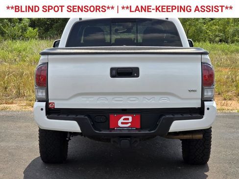 Used 2021 Toyota Tacoma TRD Off-Road w/ Technology Package AWD/4WD image 7
