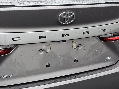 Used 2025 Toyota Camry SE image 33