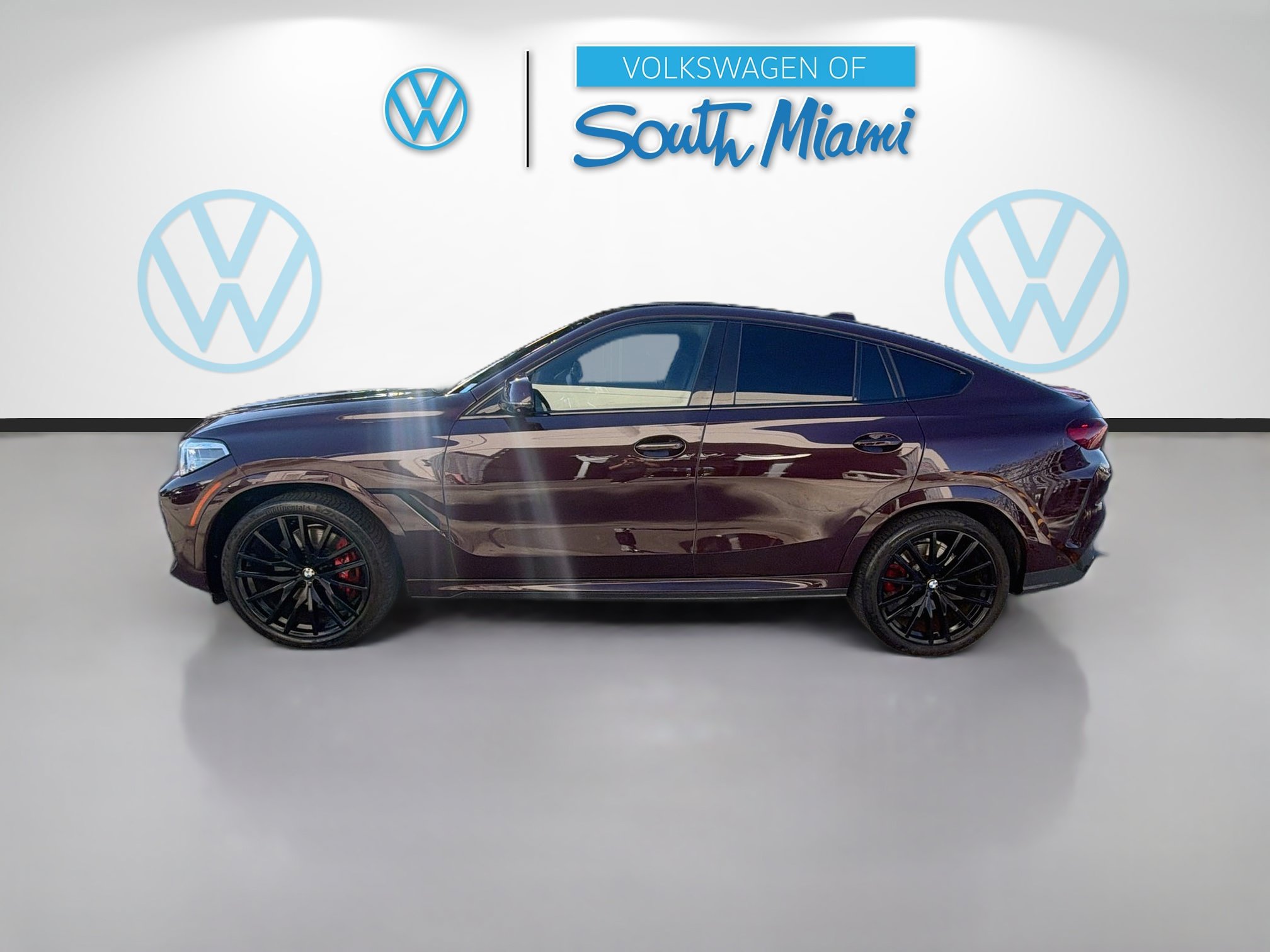 Used 2021 BMW X6 M50i w/ Executive Package AWD/4WD image 4
