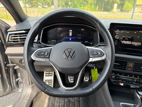 Used 2025 Volkswagen Jetta Sport FWD image 15