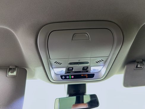 Used 2018 Buick Enclave Avenir w/ Avenir Technology Package FWD image 18