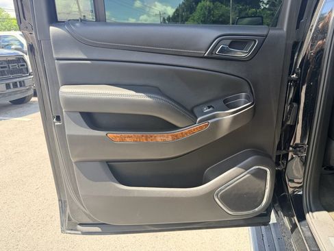 Used 2016 Chevrolet Suburban LTZ RWD image 26