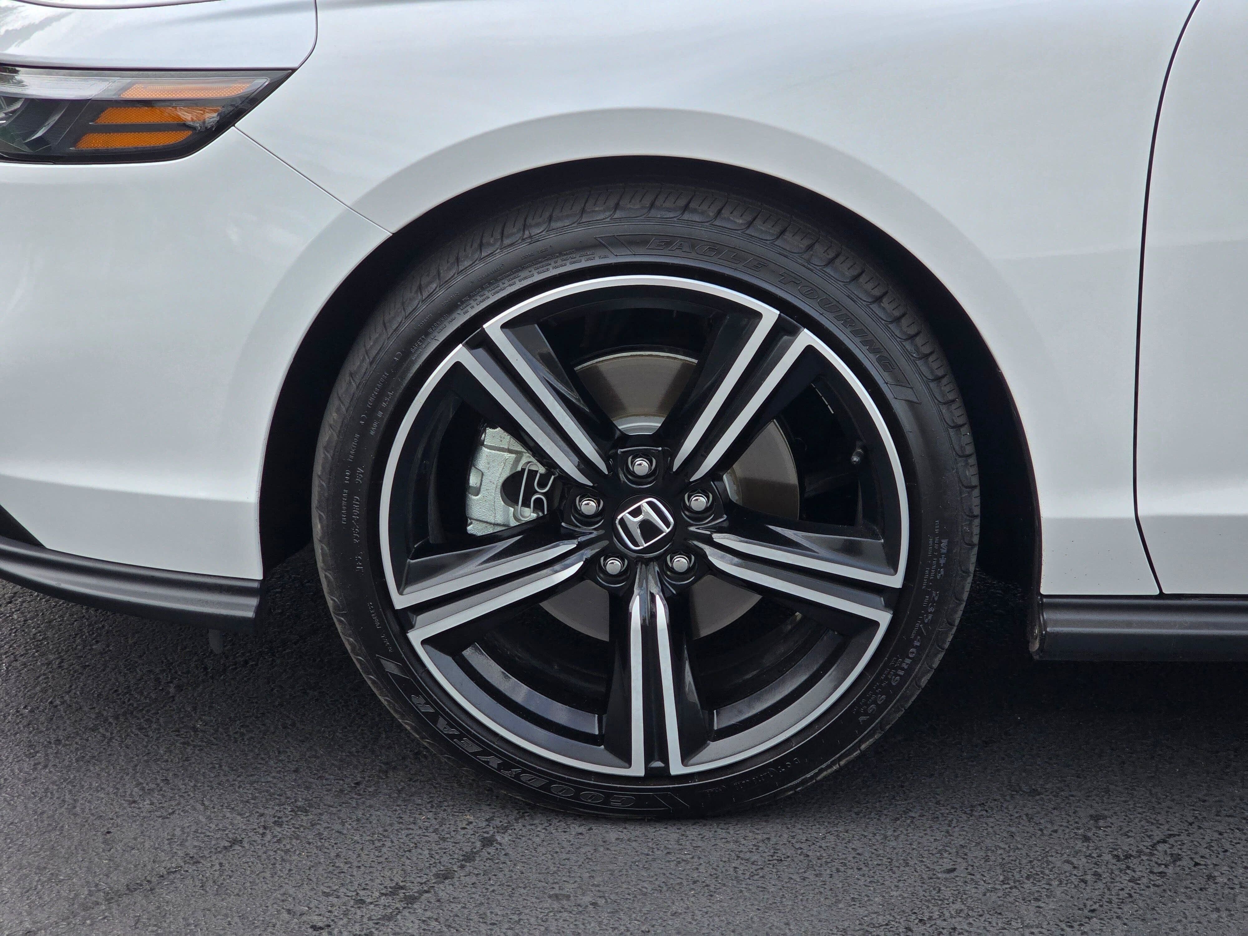 Used 2025 Honda Accord Sport image 9