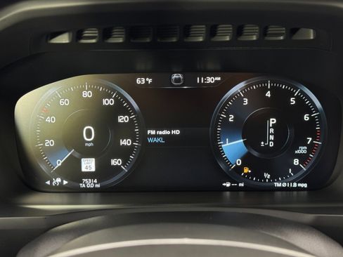 Used 2020 Volvo XC90 T6 Momentum image 17