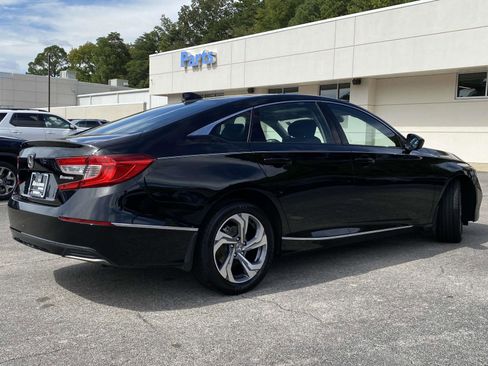 Certified 2018 Honda Accord EX image 4