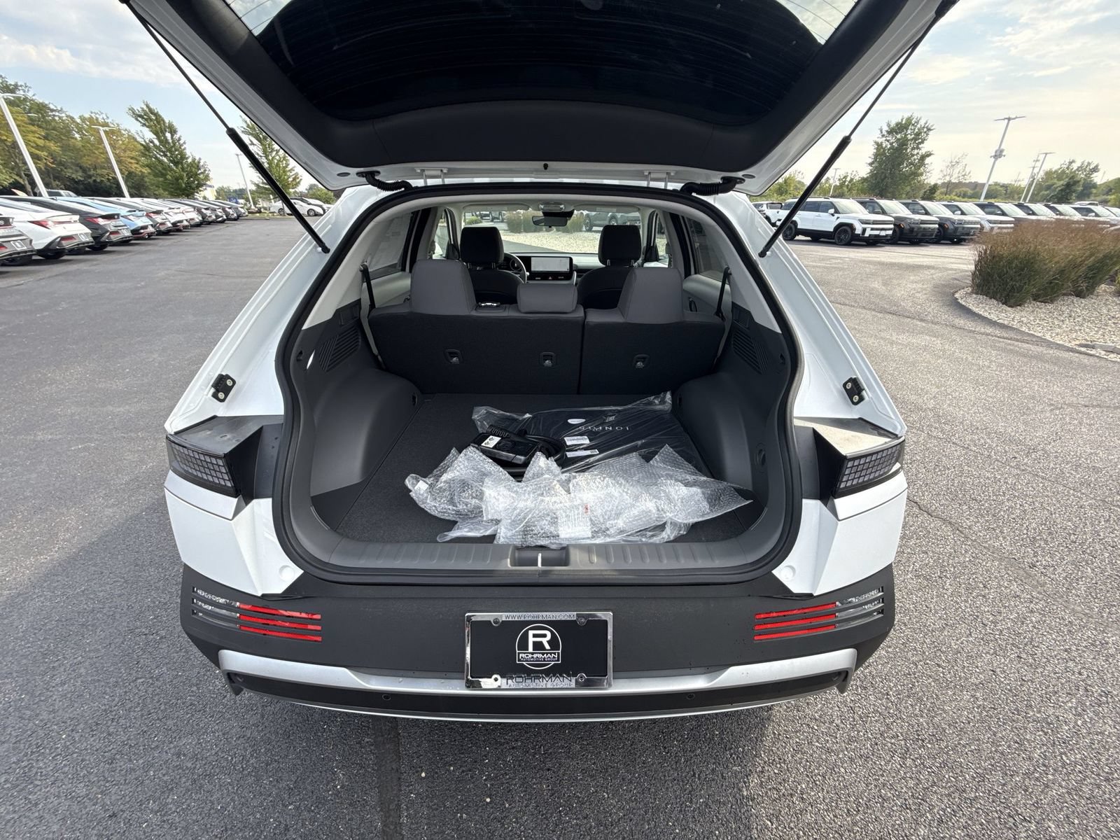 New 2026 Hyundai Ioniq 5 SE AWD/4WD image 24