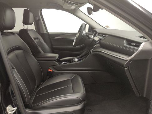 Used 2023 Jeep Grand Cherokee Limited AWD/4WD image 21
