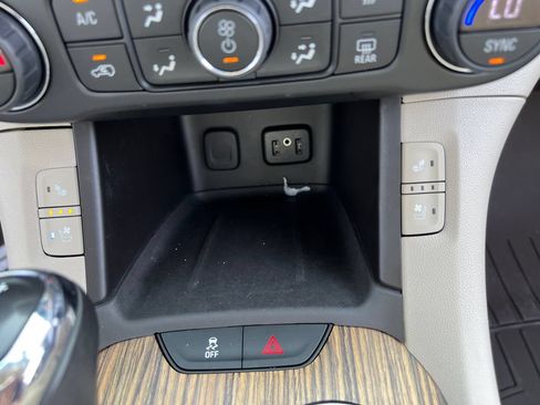 Used 2019 GMC Acadia Denali w/ Technology Package AWD/4WD image 33