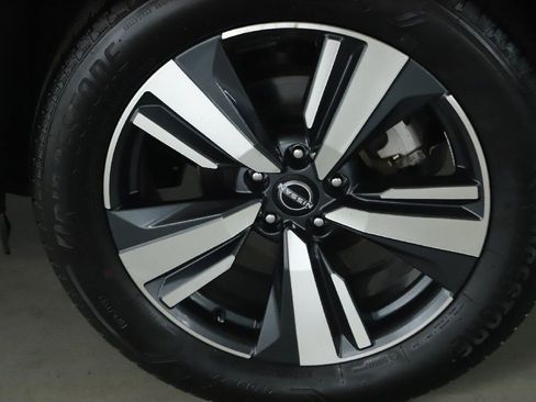 Certified 2024 Nissan Rogue SL image 40