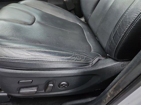 Used 2020 Hyundai Santa Fe Limited image 21