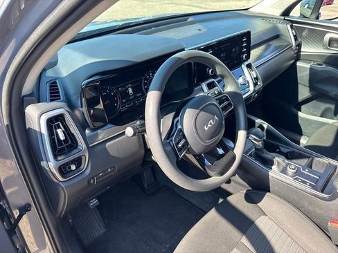 Used 2022 Kia Sorento LX image 20