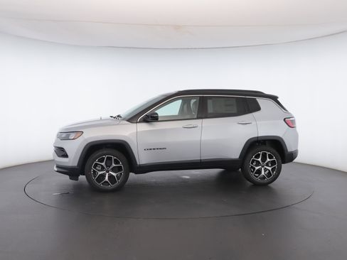 Used 2026 Jeep Compass Limited image 37