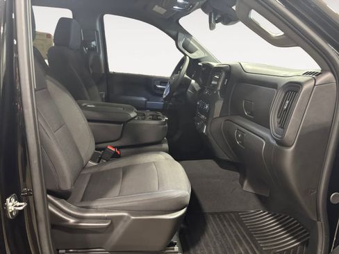 Used 2025 Chevrolet Silverado 2500 Custom w/ Custom Value Package image 16