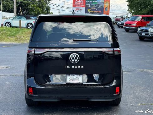Used 2025 Volkswagen ID. Buzz Pro S RWD image 27