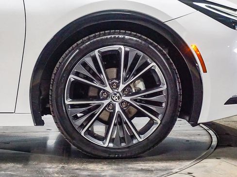 Used 2024 Toyota Prius Limited image 6